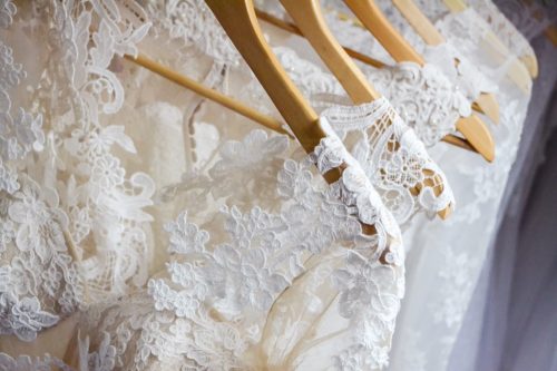 lianas wedding dress designers threw off the press with fake fabric