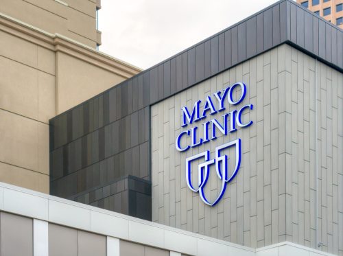 MINNEAPOLIS, MN/USA - MAY 23, 2016: Mayo Clinic entrance and sign. The Mayo Clinic is a nonprofit medical practice and medical research group based in Rochester, Minnesota. - Image