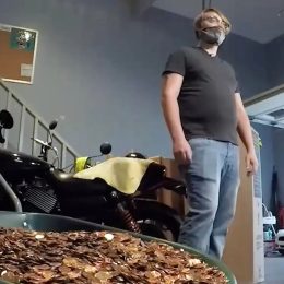 Boss Pays Worker with 91,500 Oily Pennies