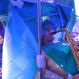 Musician Plays Sax During His Brain Surgery