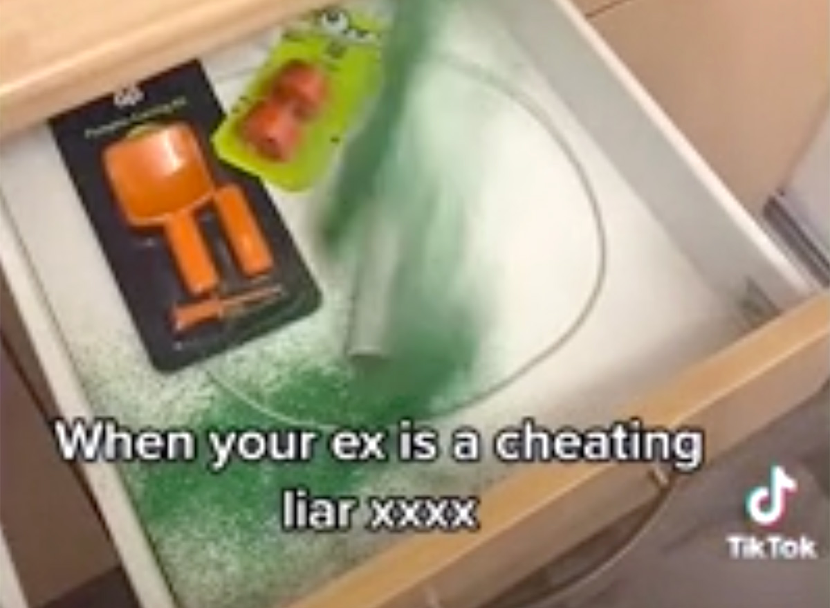 Woman Pours Glitter All Over “Cheating’ Partners’” House