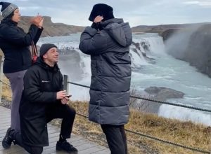Hilarious Moment Ignorant Tourist Ruins Romantic Engagement Proposal