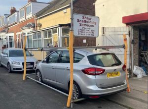 Man Builds Scaffolding Around Car That Blocked His Gate to Teach Driver a Lesson