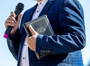 Pastor Who Lived a Double Life Arrested for Dealing Drugs and Held on $750,000 Bond