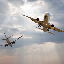 danger between two aircraft during flight (aviation accident)