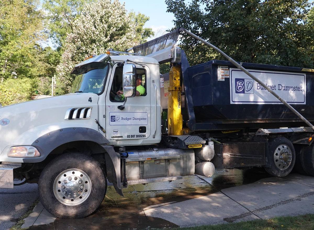 Father Mistakenly Called Dumpster Company Instead of Hit Man