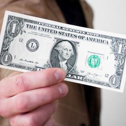 Man Robs Bank of Just $1, Says Police