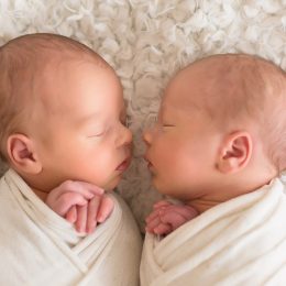 Mom Who Couldn’t Tell Twins Apart Calls Cops
