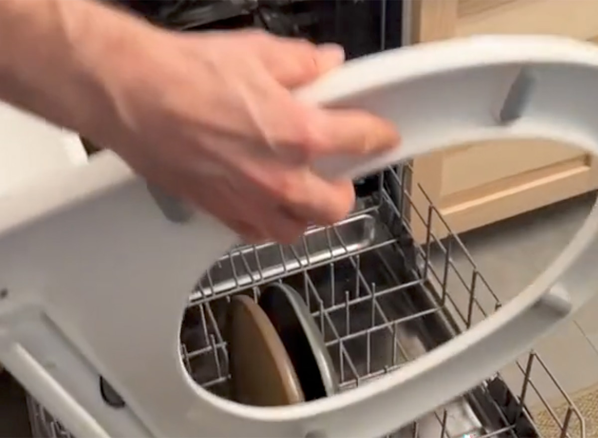 Bizarre Toilet Seat Cleaning Method Leaves Thousands Disgusted