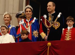 Kate Middleton Upstages King, Expert Warns