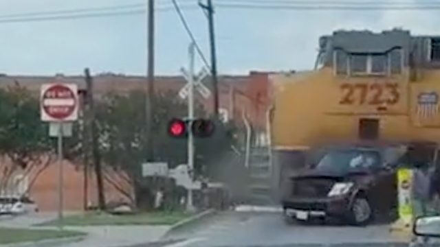 Train_hits_family_suv3