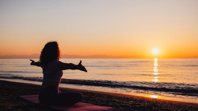 Inner_Peace_mindfull_yoga_beach_outdoors_exercise_sunset