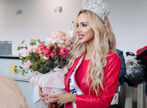 Mrs. Russia Defends Pageant Winner