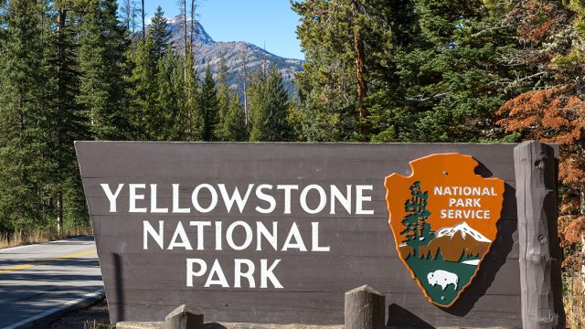Yellowstone,National,Park,Sign