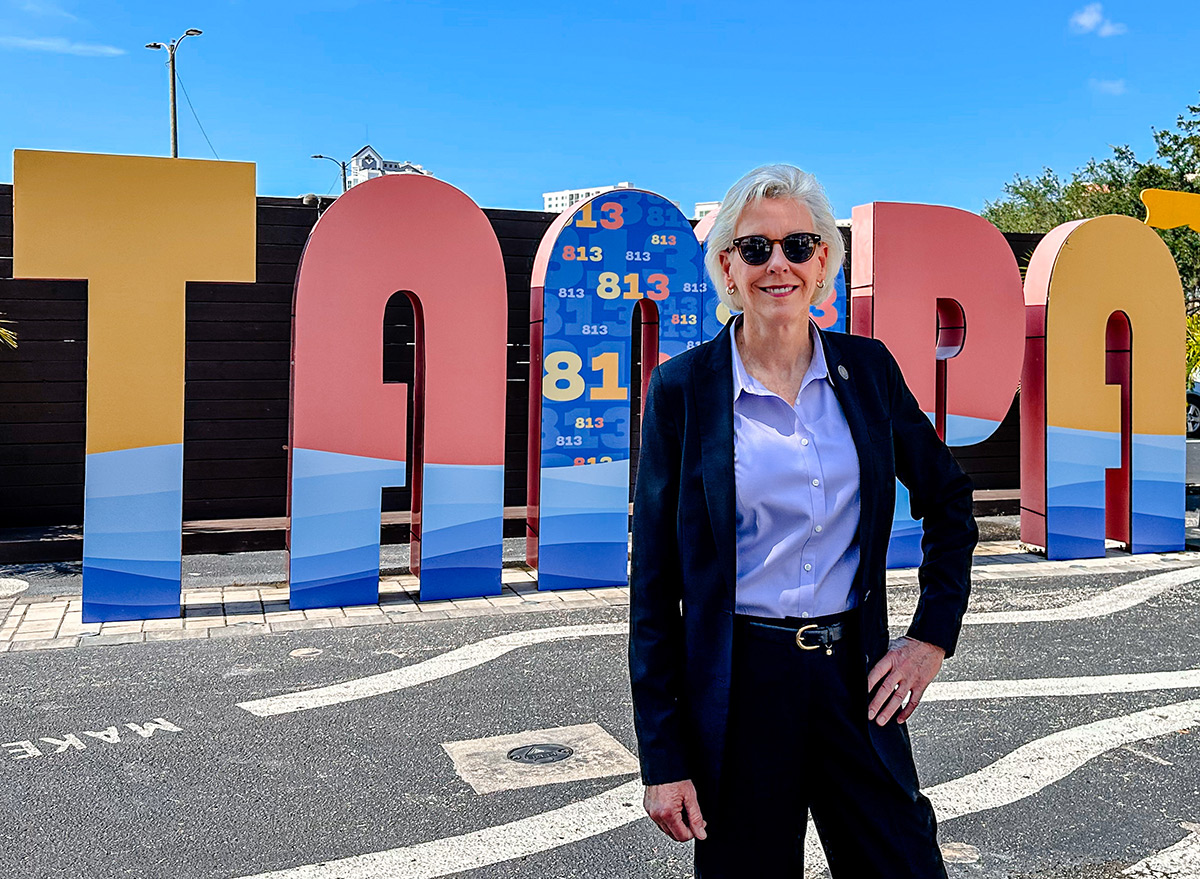 Tampa Mayor Catches Cocaine While Fishing